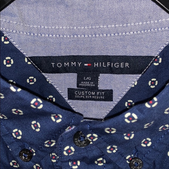 Tommy Hilfiger Button Down Short Sleeve Shirt - Picture 2 of 4
